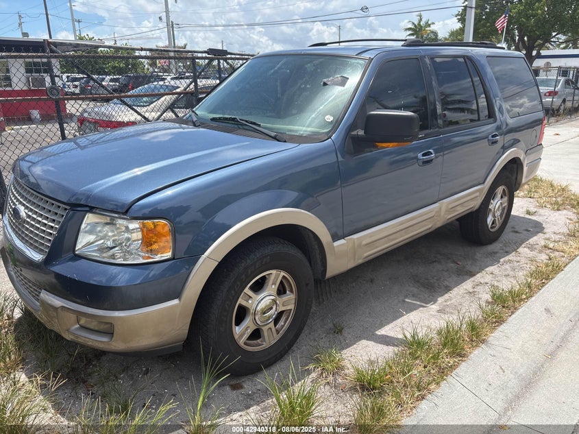 1FMRU17W94LB89274 2004 FORD EXPEDITION photo no. 2