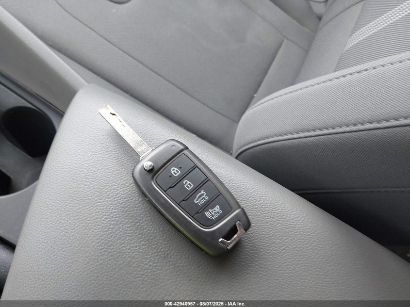 2021 HYUNDAI ELANTRA SE - KMHLL4AG1MU103087