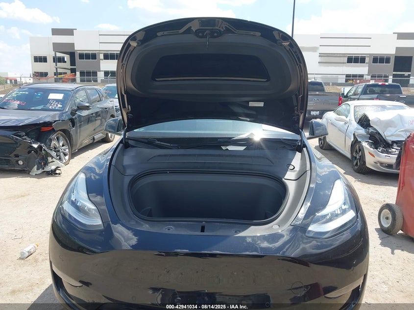 2022 Tesla Model Y Long Range Dual Motor All-Wheel Drive VIN: 7SAYGDEE8NA004042 Lot: 42941034