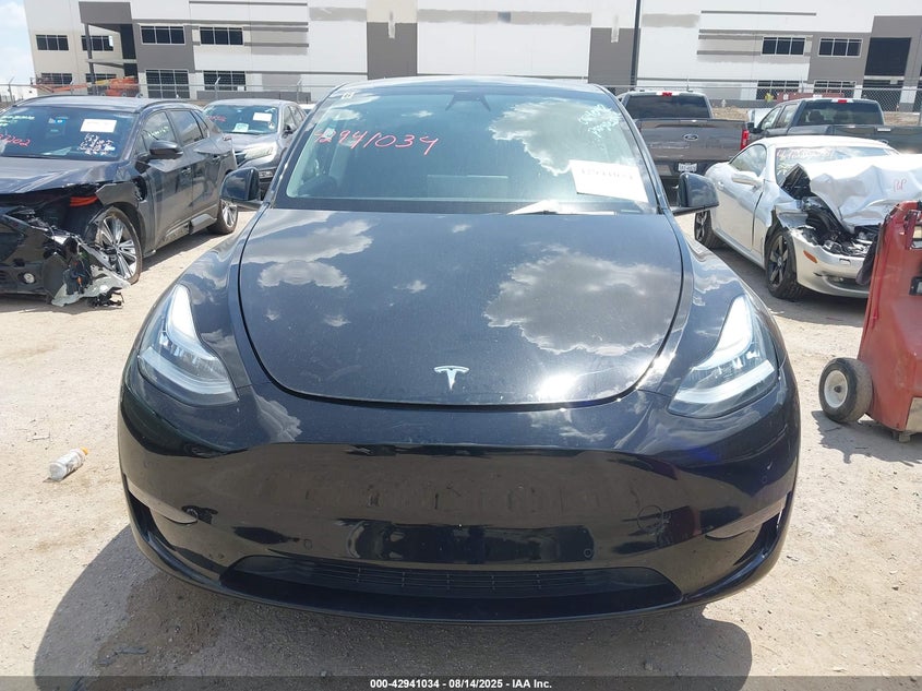 2022 Tesla Model Y Long Range Dual Motor All-Wheel Drive VIN: 7SAYGDEE8NA004042 Lot: 42941034