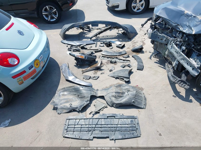 2023 Mazda Mazda3 2.5 S Carbon Edition VIN: 3MZBPACM4PM365617 Lot: 42941176