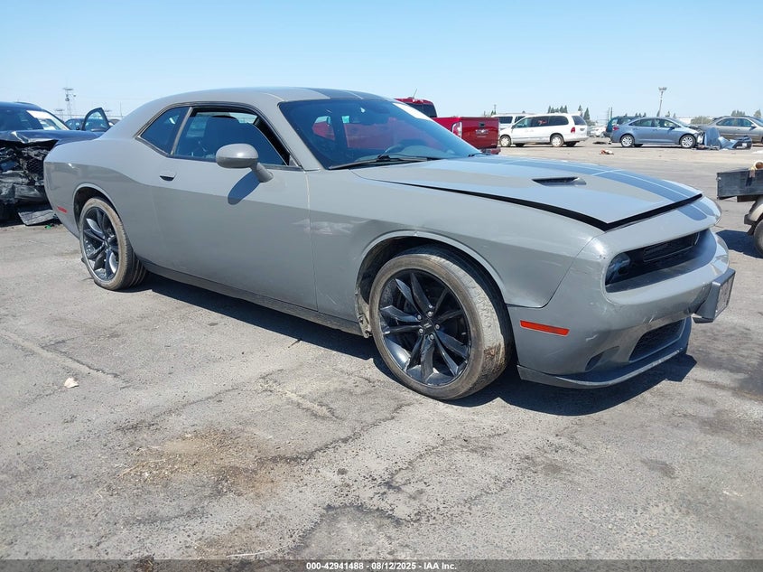 Vin: 2c3cdzag9jh305189, lot: 43435263, dodge challenger sxt 2018 img_1