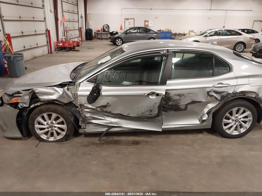 2022 Toyota Camry Le VIN: 4T1C11AK2NU052242 Lot: 42943151