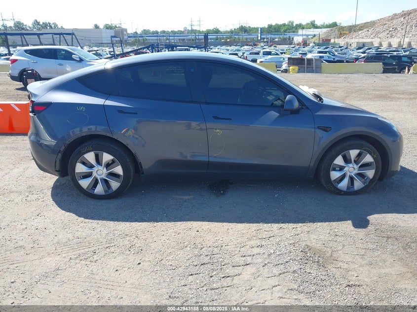 2023 Tesla Model Y Awd/Long Range Dual Motor All-Wheel Drive VIN: 7SAYGDEE8PA081576 Lot: 42943188