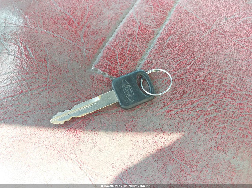 2002 Ford F-250 Lariat/Xl/Xlt VIN: 1FTNX21FX2EB50378 Lot: 42943237