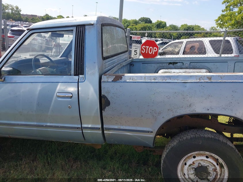 1985 Nissan 720 Short Bed VIN: 1N6ND01Y1FC334718 Lot: 42943501