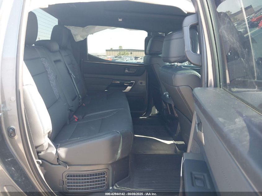 2025 Toyota Tundra - 5TFWC5DB1SX102265