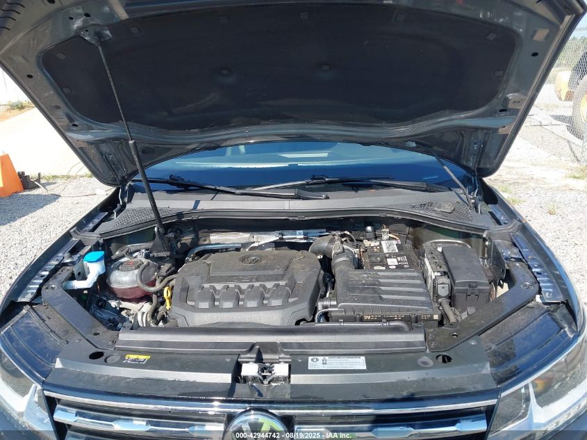 2020 Volkswagen Tiguan 2.0T Se/2.0T Se R-Line Black/2.0T Sel VIN: 3VV3B7AX1LM138208 Lot: 42944742