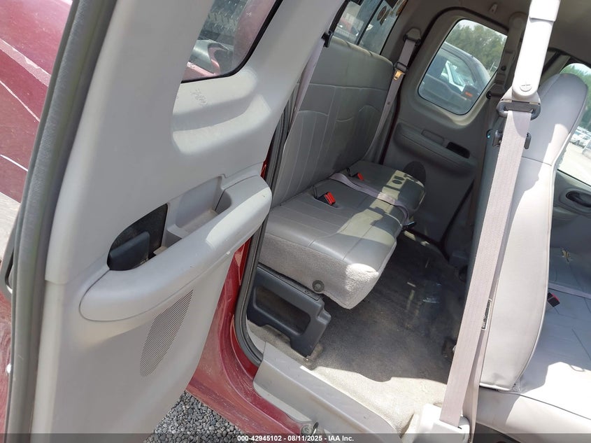 1999 Ford F-150 Lariat/Work Series/Xl/Xlt VIN: 1FTRX18W0XNB28639 Lot: 42945102