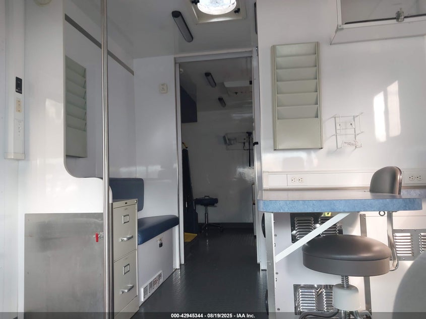 2012 Ford E-450 Cutaway VIN: 1FDXE4FS4CDA70562 Lot: 42945344