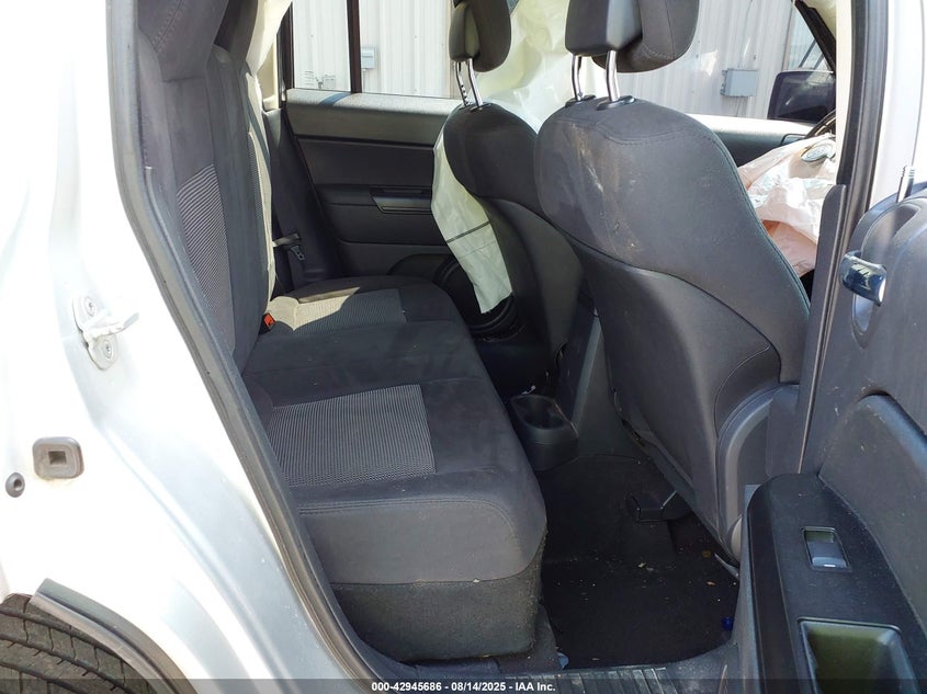 1J4NT1GA0BD102387 2011 JEEP LIBERTY (PATRIOT) photo no. 8