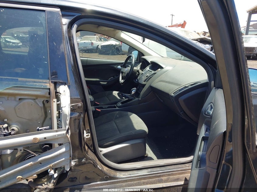 2015 FORD FOCUS SE - 1FADP3K2XFL211328