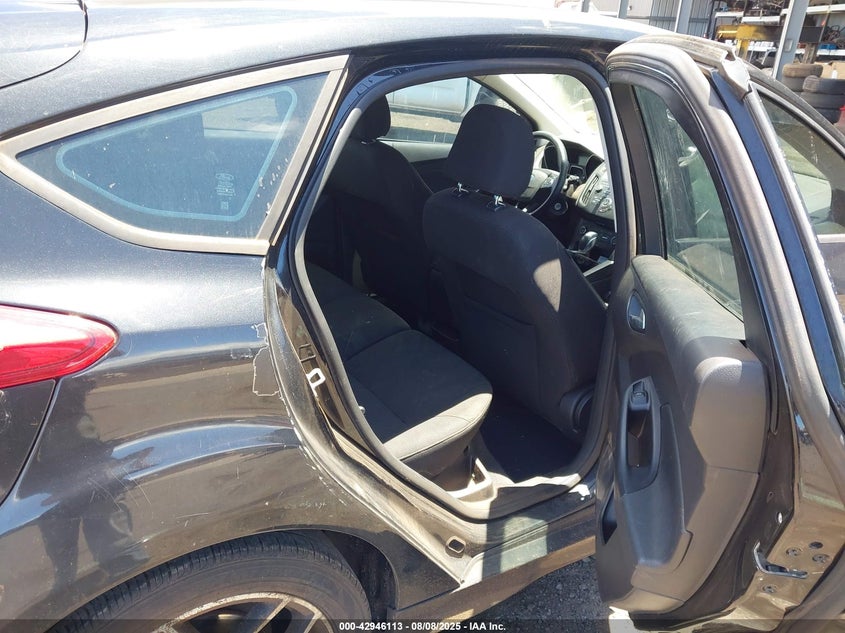 2015 FORD FOCUS SE - 1FADP3K2XFL211328