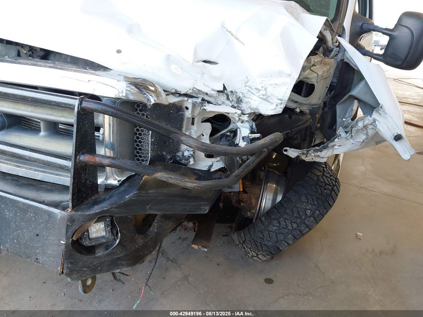 1999 Ford F-250 Lariat/Xl/Xlt VIN: 1FTNX21L3XEC32899 Lot: 42949196