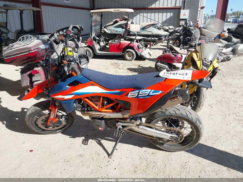 2023 Ktm 690 Smc R VIN: VBKLSV40XPM751283 Lot: 42949402