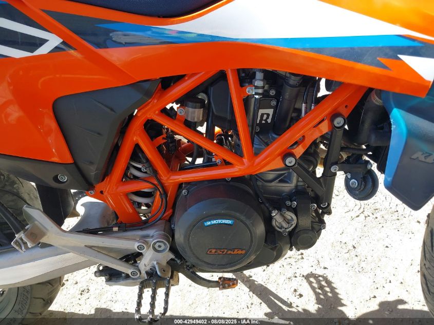 2023 Ktm 690 Smc R VIN: VBKLSV40XPM751283 Lot: 42949402