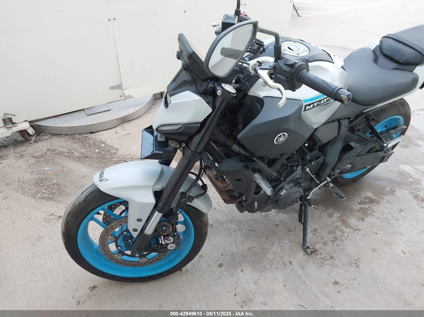 2025 YAMAHA MTN690 - JYARM48E9SA000588