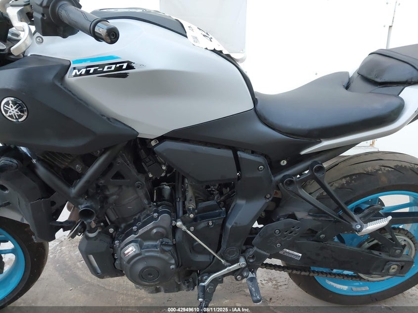 2025 YAMAHA MTN690 - JYARM48E9SA000588