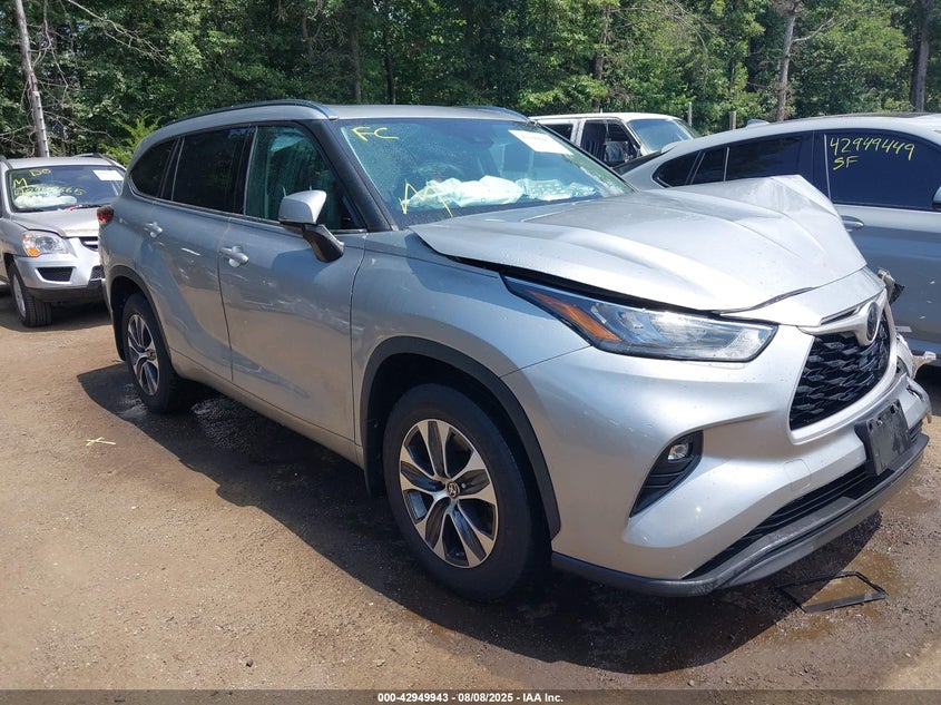 2020 TOYOTA HIGHLANDER auction photo 1