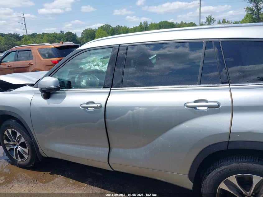 TOYOTA HIGHLANDER - zdjęcie 14