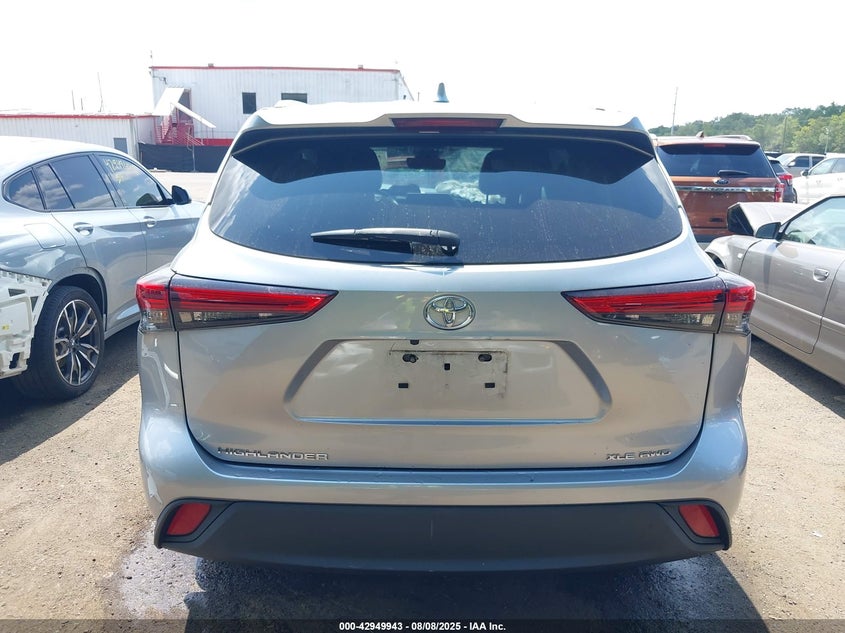 TOYOTA HIGHLANDER - zdjęcie 16