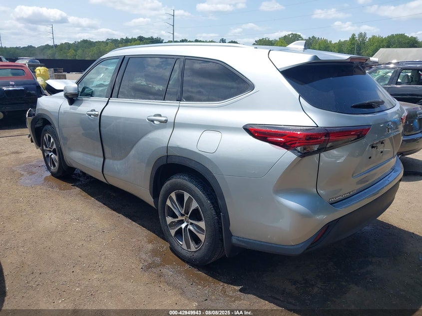 2020 TOYOTA HIGHLANDER auction photo 3