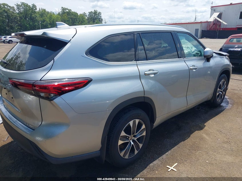 2020 TOYOTA HIGHLANDER auction photo 4