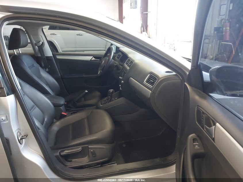 2014 VOLKSWAGEN JETTA 1.8T SE - 3VWD07AJ9EM433612