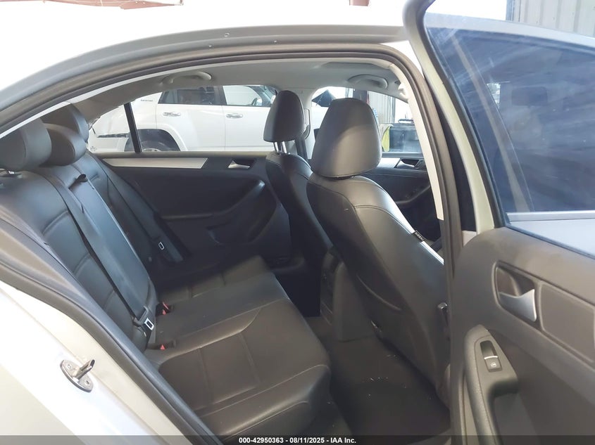 2014 VOLKSWAGEN JETTA 1.8T SE - 3VWD07AJ9EM433612