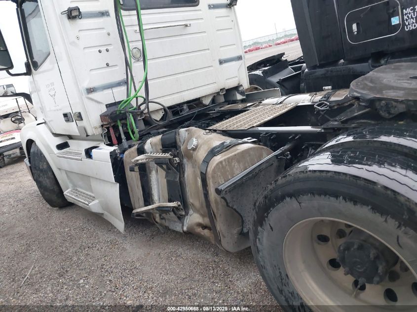 2017 Volvo Vnl VIN: 4V4N99EH2HN972958 Lot: 42950668