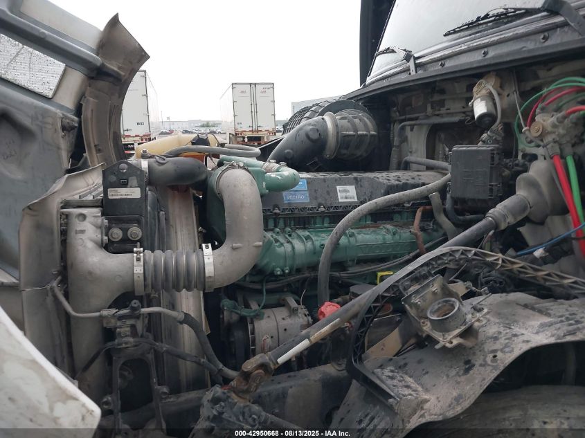 2017 Volvo Vnl VIN: 4V4N99EH2HN972958 Lot: 42950668