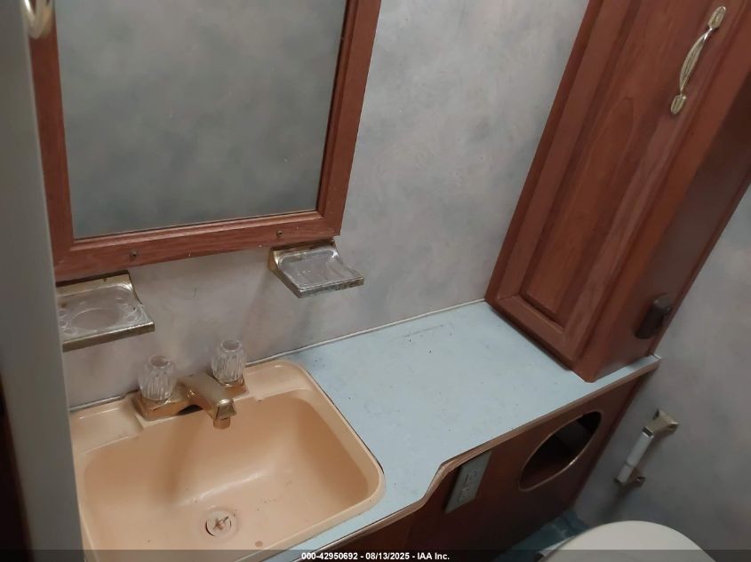 1995 Ford Econoline E350 Cutaway Van VIN: 1FDKE30G5SHB51134 Lot: 42950692