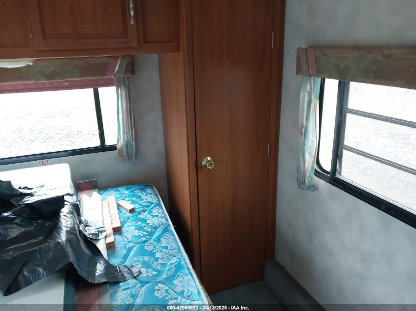 1995 Ford Econoline E350 Cutaway Van VIN: 1FDKE30G5SHB51134 Lot: 42950692