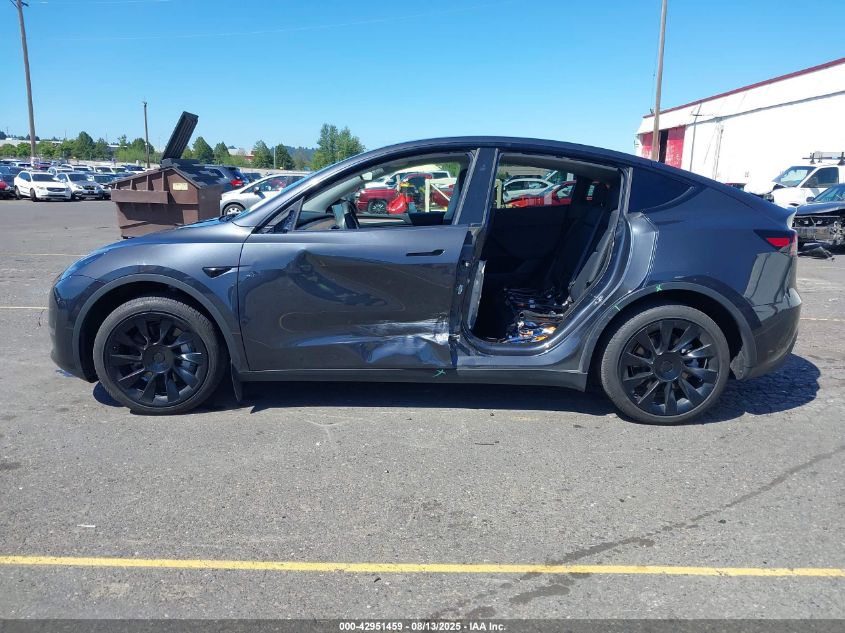 2024 Tesla Model Y Long Range Dual Motor All-Wheel Drive VIN: 7SAYGDEE5RF016223 Lot: 42951459