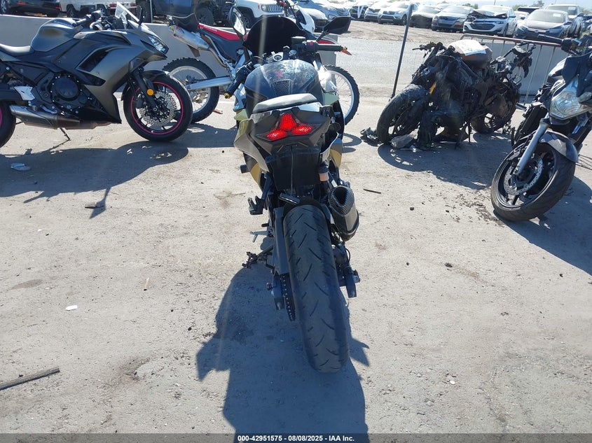VIN JKAEXKH19PDAM6744 2023 KAWASAKI EX400