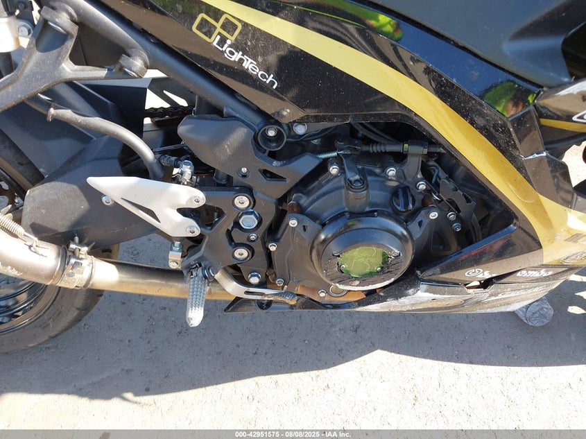 VIN JKAEXKH19PDAM6744 2023 KAWASAKI EX400