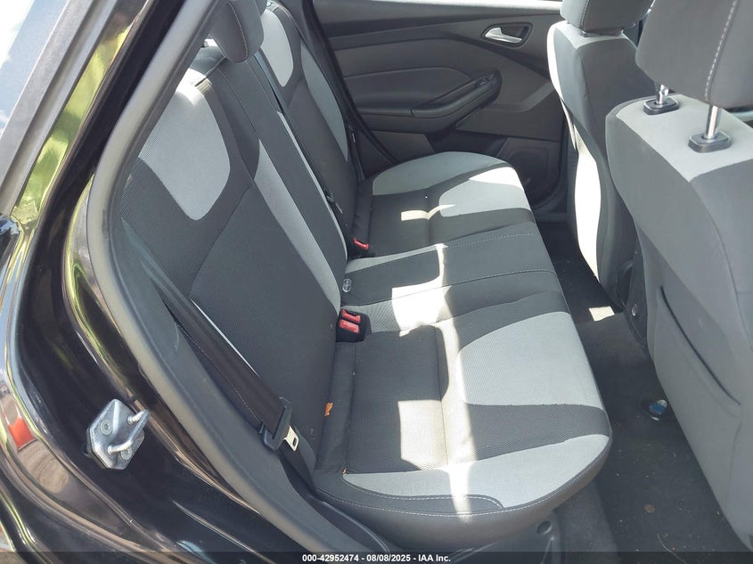 2012 Ford Focus Se VIN: 1FAHP3F22CL421400 Lot: 42952474