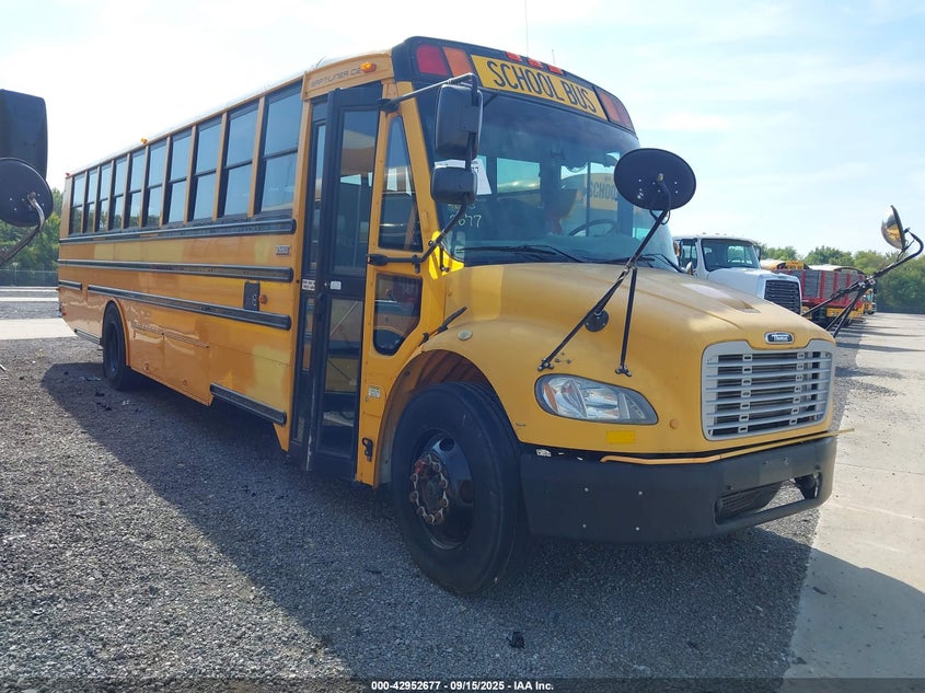 4UZABRDT7CCBN1863 2012 Freightliner Chassis B2B auction photo 1