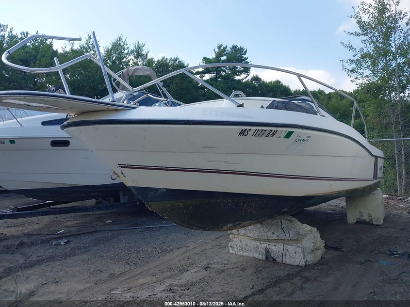 1990 Larson Other white null null LAR27514A090 photo #3