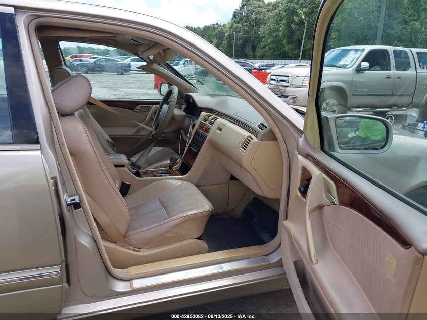 2000 Mercedes-Benz E 320