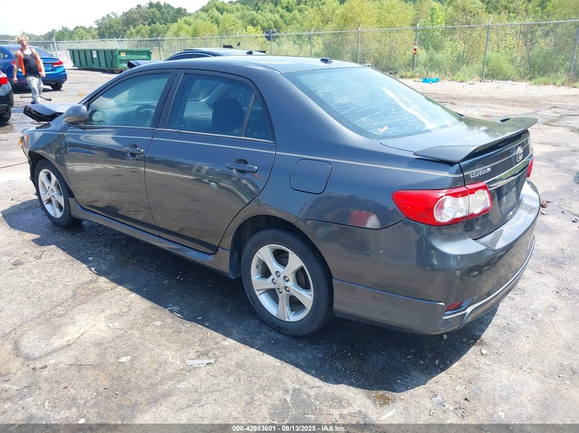 2T1BU4EE4BC593704 2011 TOYOTA COROLLA photo no. 3