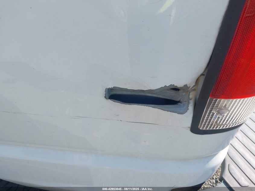 2011 Ford E-350 Super Duty Commercial VIN: 1FTSE3EL9BDA34805 Lot: 42953845