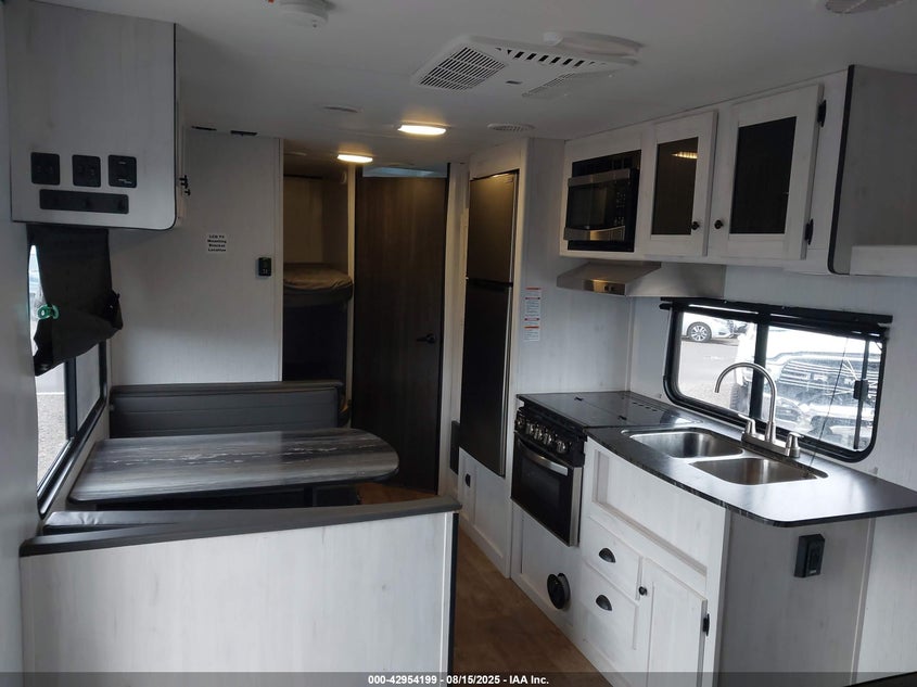 2022 HEARTLAND RV TRAIL RUNNER (VIN: 5SFEB3021NE498090