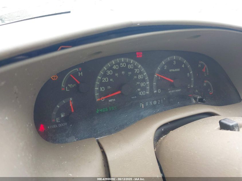 2001 Ford Expedition Eddie Bauer VIN: 1FMPU18L61LB28214 Lot: 42955392