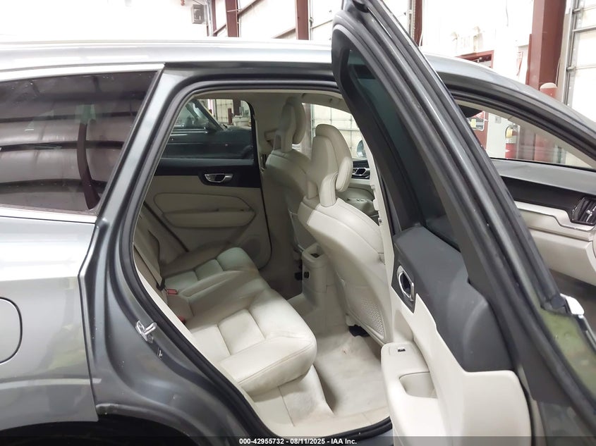 VIN YV4BR0DL2J1075150 2018 VOLVO XC60 HYBRID T8 INSCRIPTION