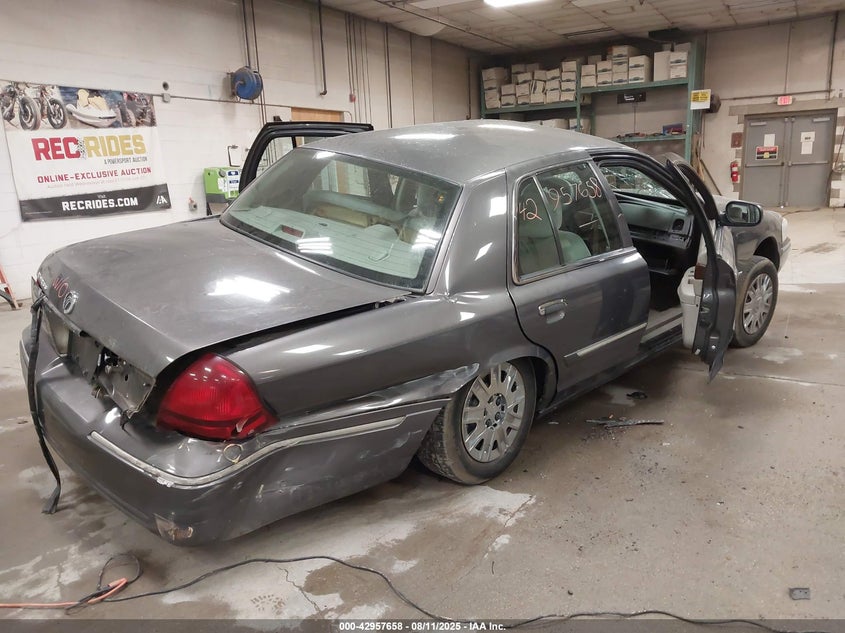 2MEFM74W27X612300 2007 MERCURY GRAND MARQUIS photo no. 4