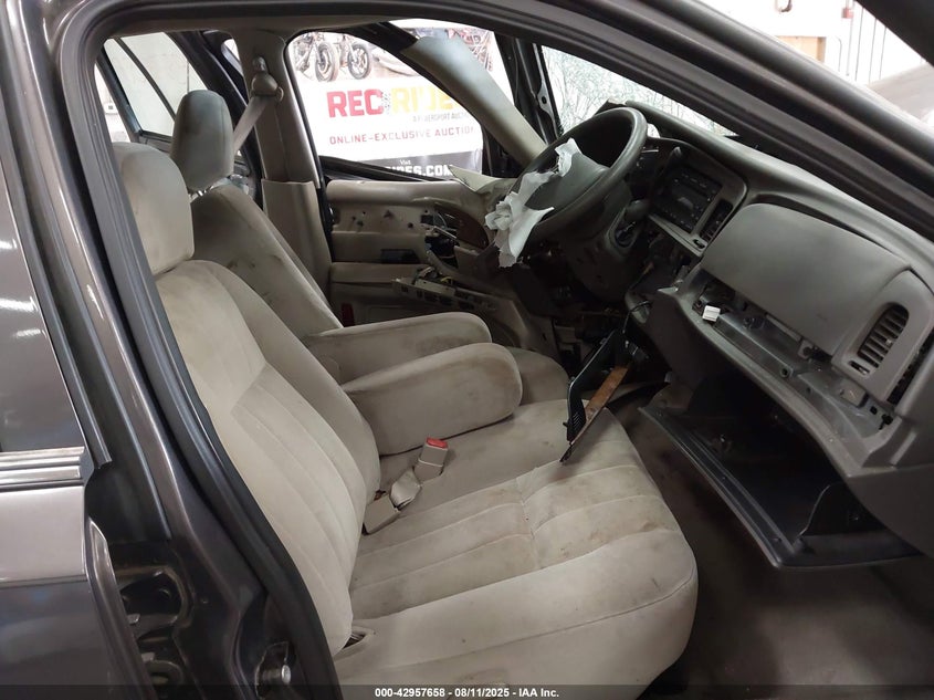 2MEFM74W27X612300 2007 MERCURY GRAND MARQUIS photo no. 5