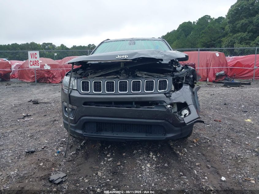 2017 Jeep New Compass Latitude Fwd VIN: 3C4NJCBBXHT672732 Lot: 42958012