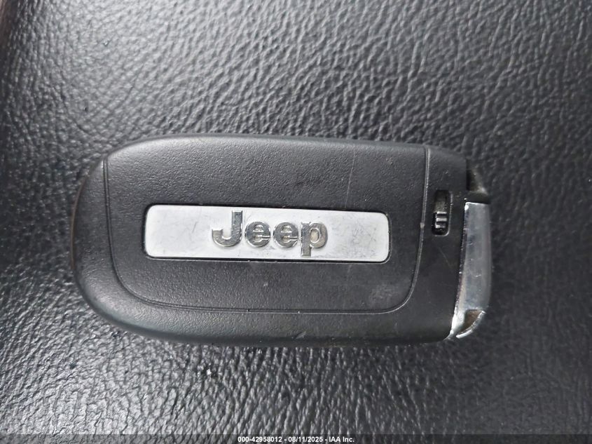 2017 Jeep New Compass Latitude Fwd VIN: 3C4NJCBBXHT672732 Lot: 42958012