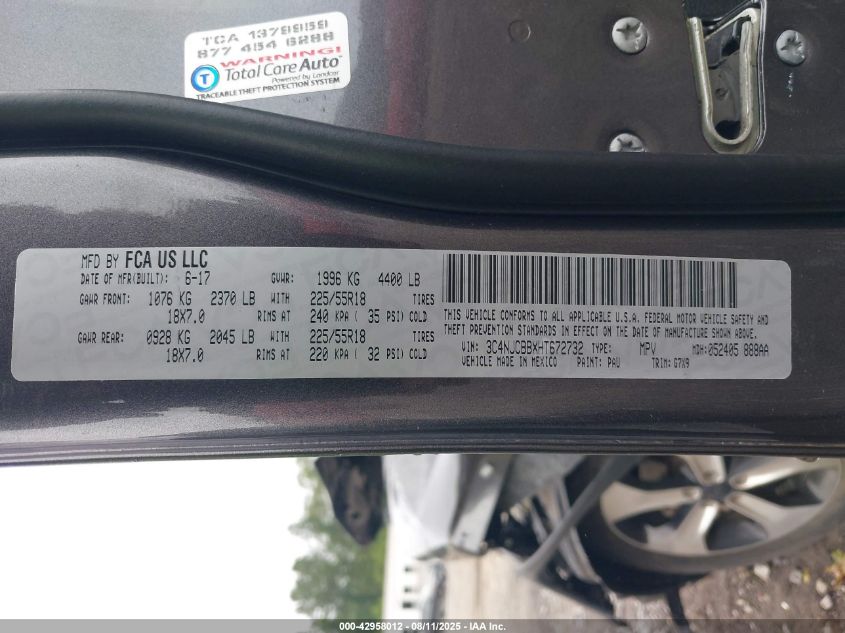 2017 Jeep New Compass Latitude Fwd VIN: 3C4NJCBBXHT672732 Lot: 42958012